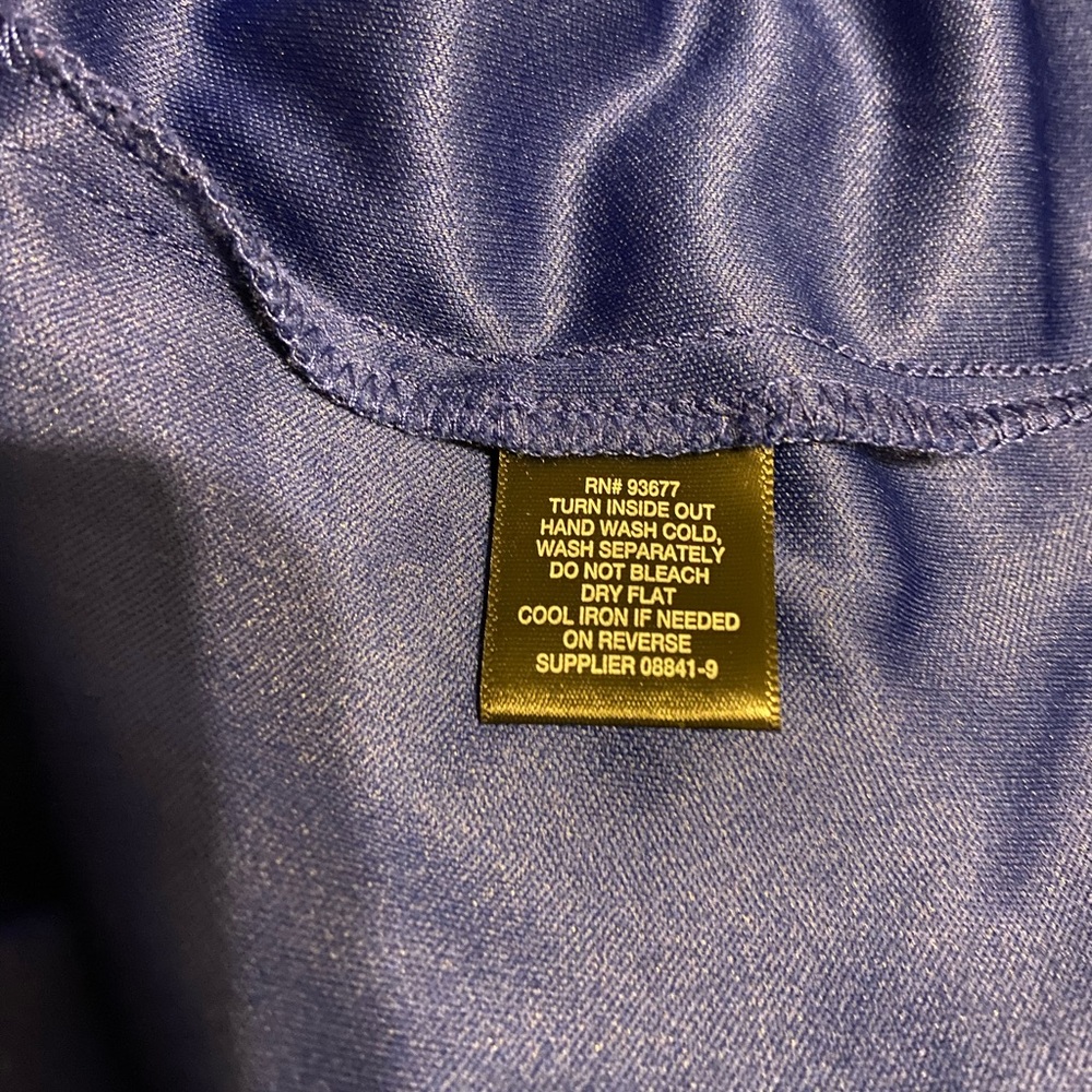 Liz Claiborne size 16. Has some stretch to it. Very comfortable dress.